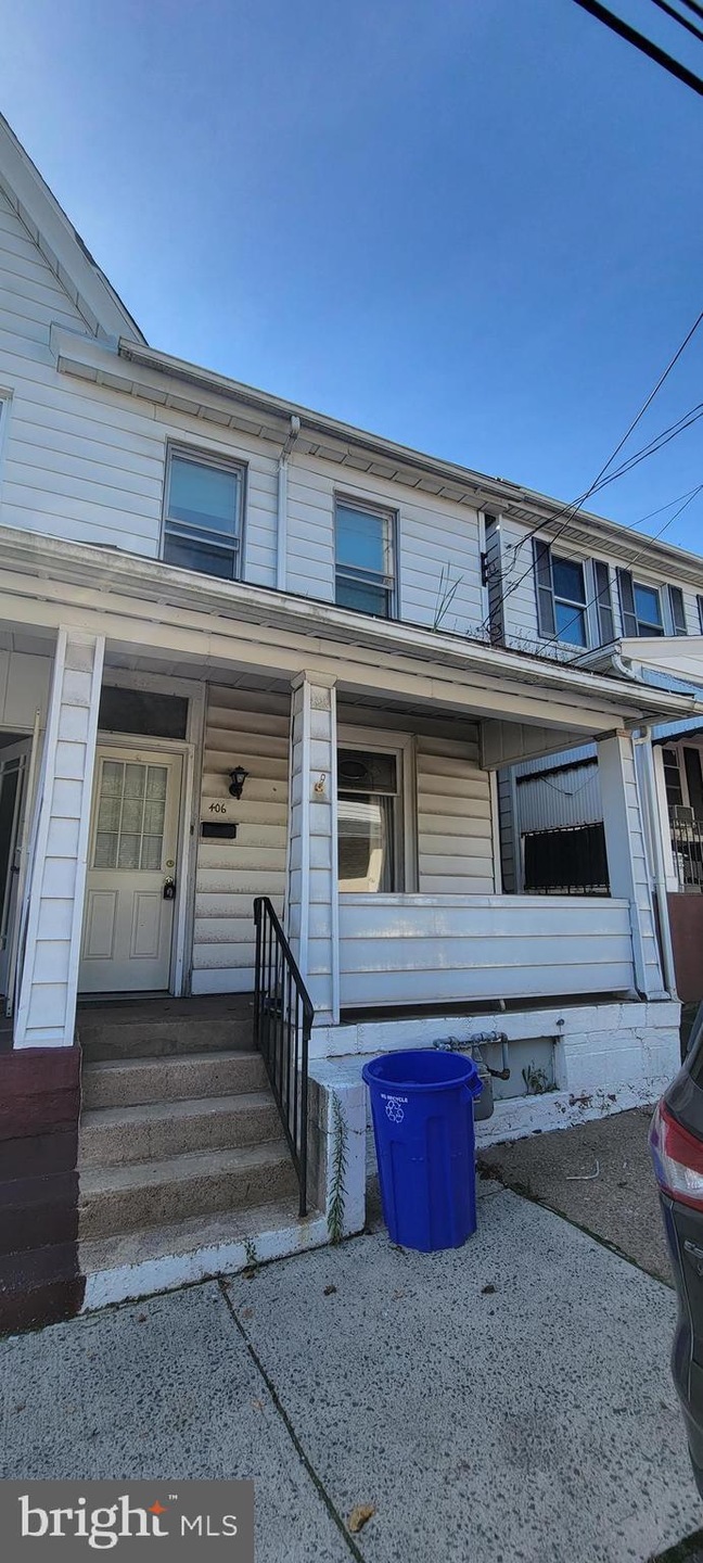 406 W Green St, Hazleton, PA 18201 - photo 1