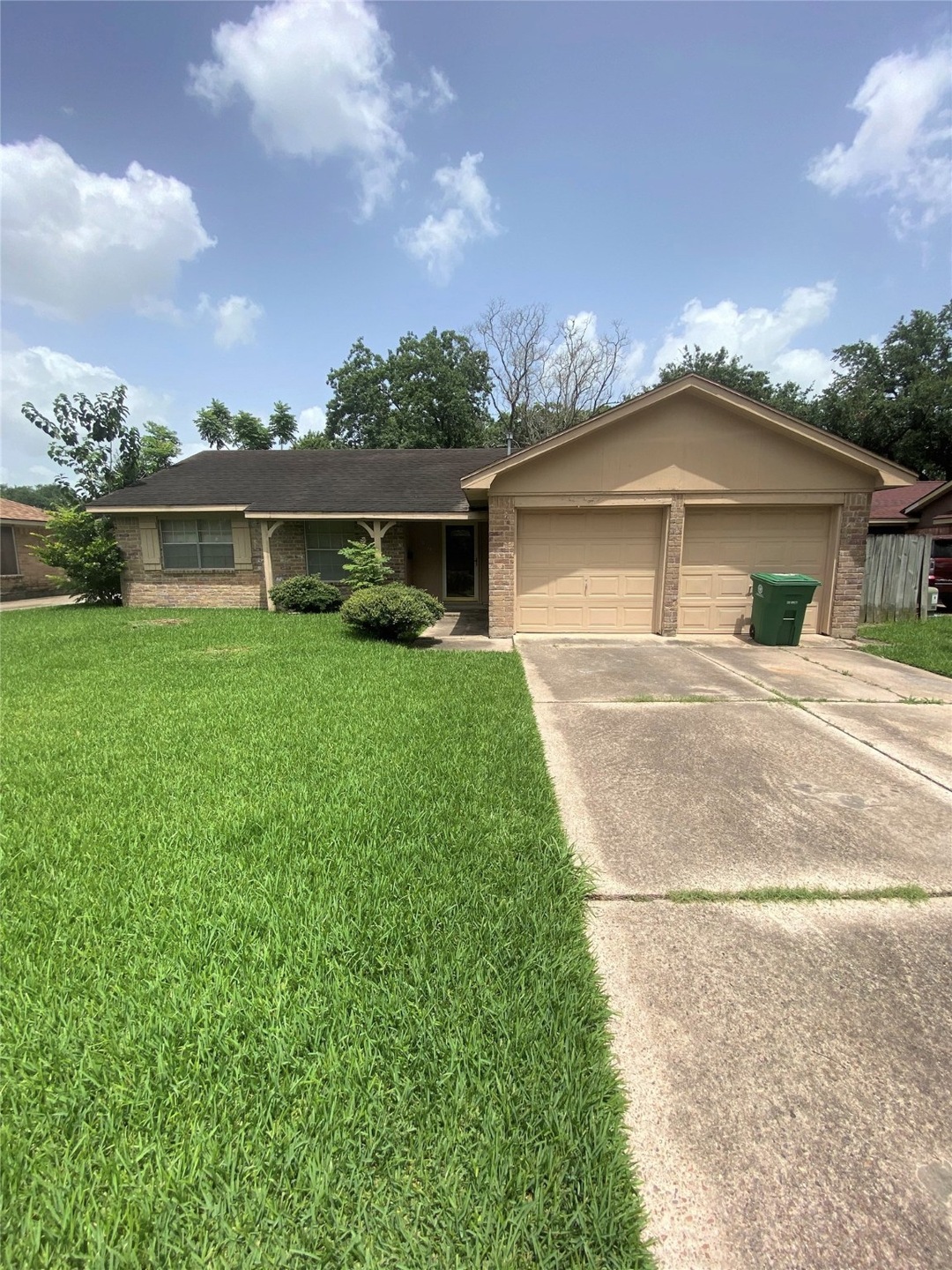 10315 Kirkhill Dr, Houston, TX 77089 - photo 1