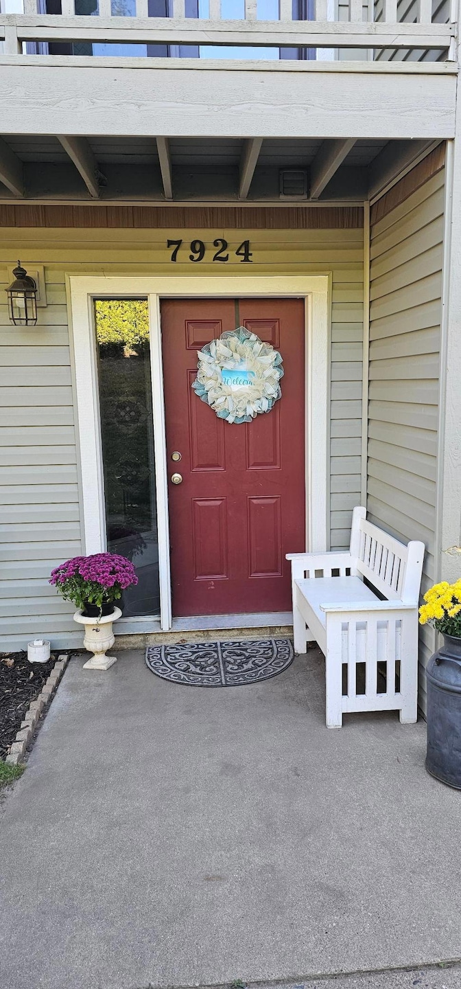 7924 Barbara Ave, Inver Grove Heights, MN 55077 - photo 1