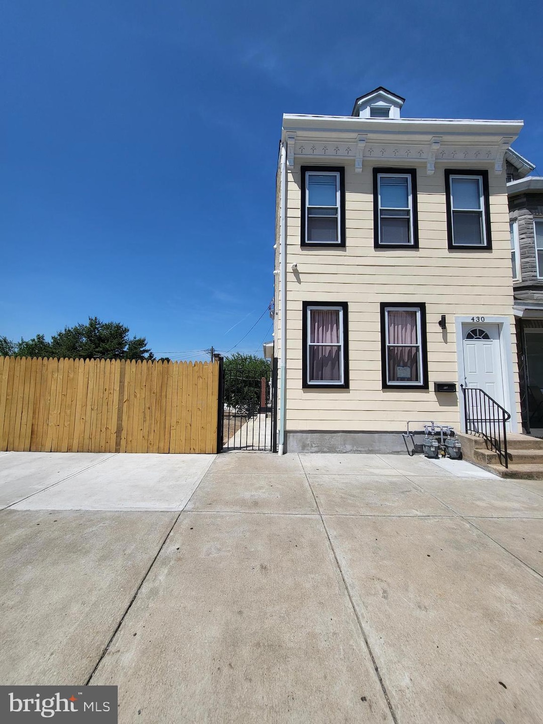 430 N 13th St unit 1ST FLOOR, Reading, PA 19604 - photo 1