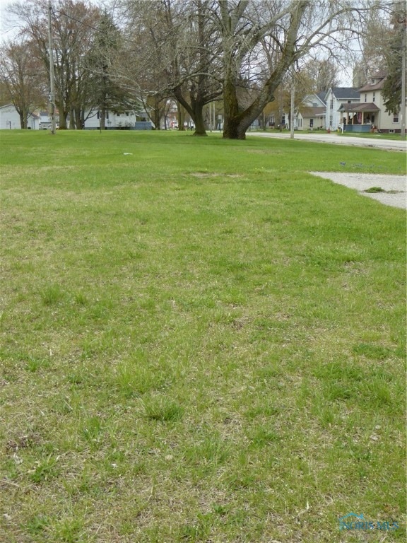 WELCOME TO: 518 N Adrian St, Lyon's Ohio.
 Lookin
