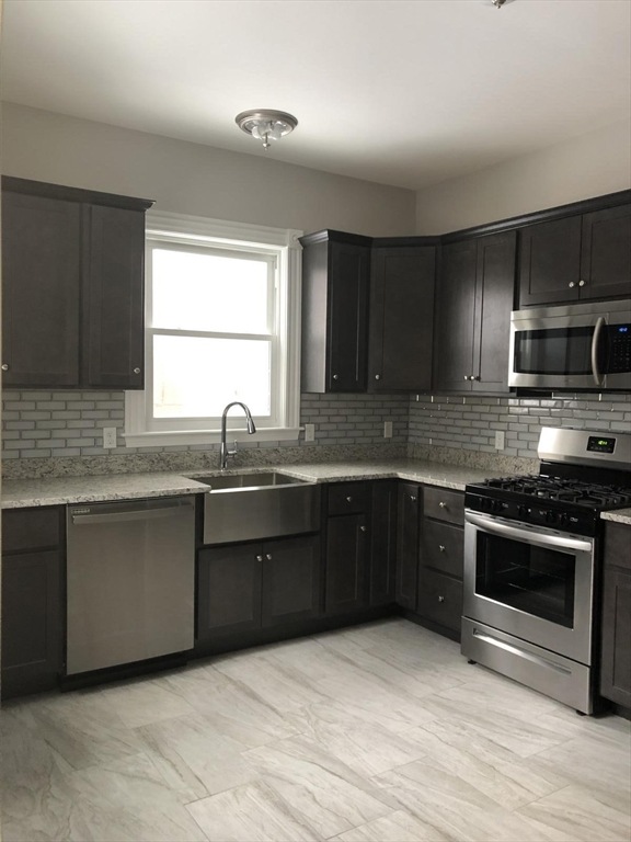 565 Maple St unit 1, Fall River, MA 02720 - photo 1