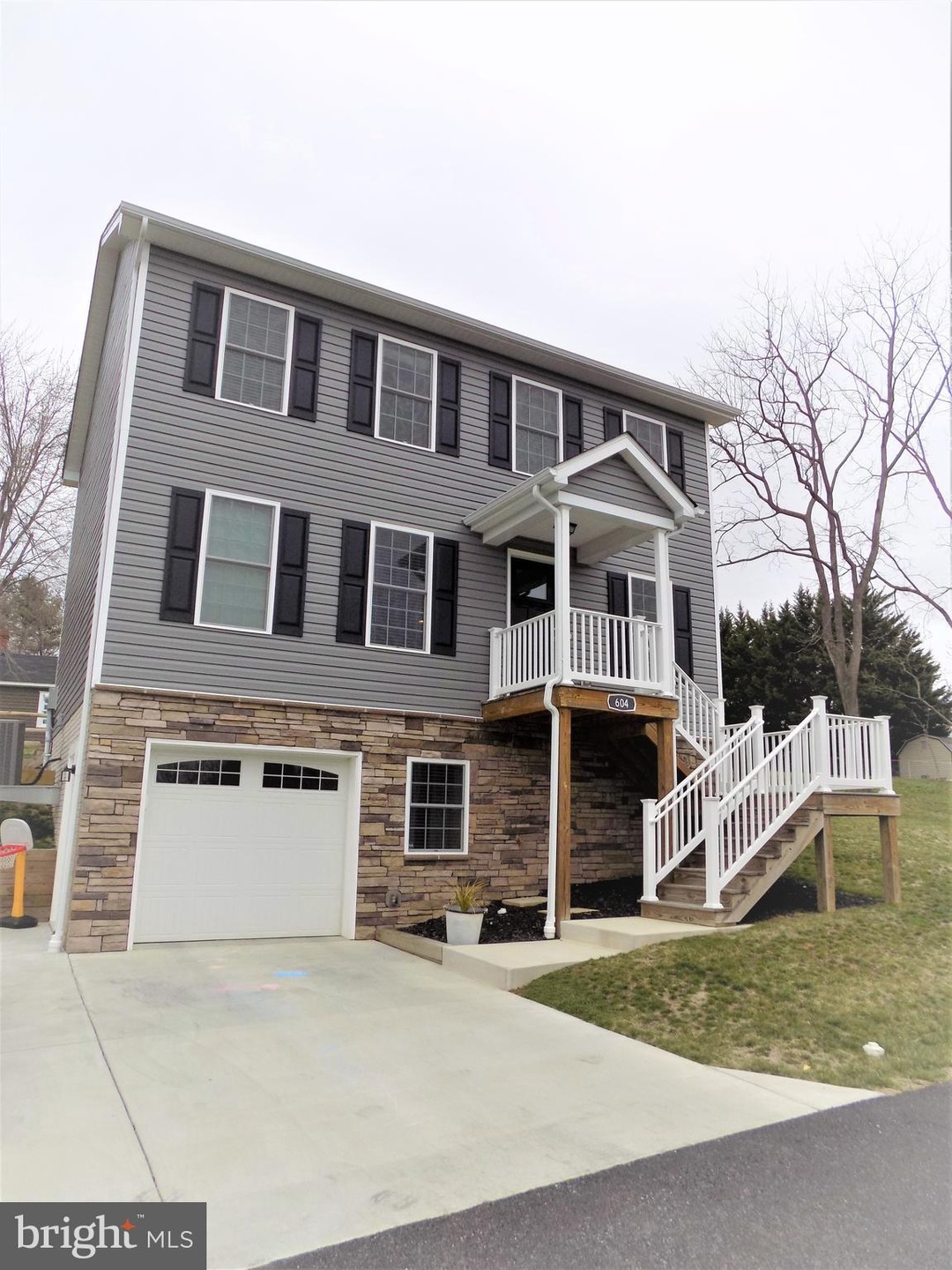 604 Gum Spring Rd, Brunswick, MD 21716 - photo 1