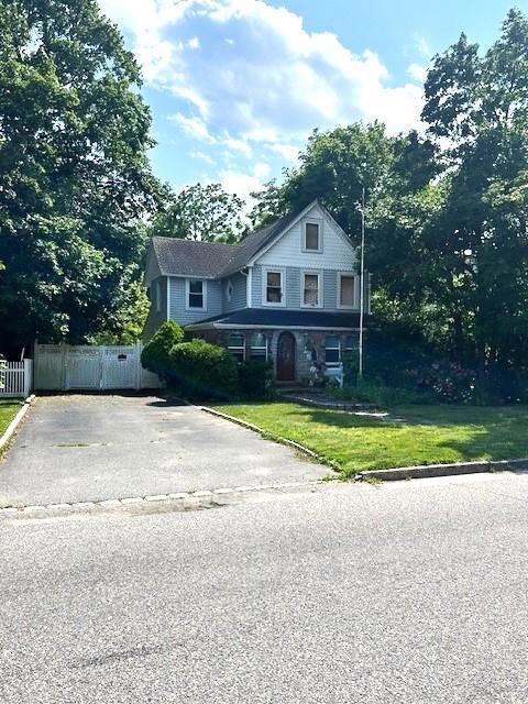 30 Arnold Ave, West Babylon, NY 11704 - photo 1