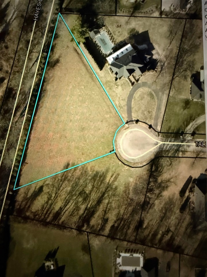 1310 Tallwood Ct, Bowling Green, KY 42103 - photo 1