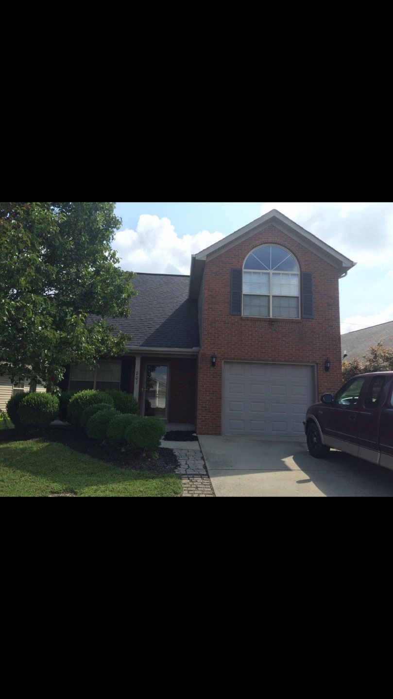 207 Christopher Dr, Nicholasville, KY 40356 - photo 1
