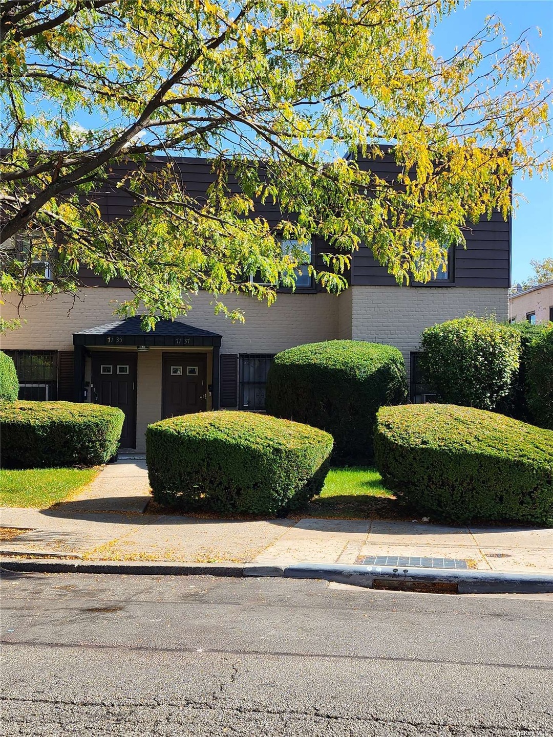71- 37 Vleigh Place unit B, Kew Garden Hills, NY 11367 - photo 1