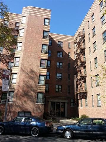 306 E Mosholu Pkwy S unit 4D, Bronx, NY 10458 - photo 1