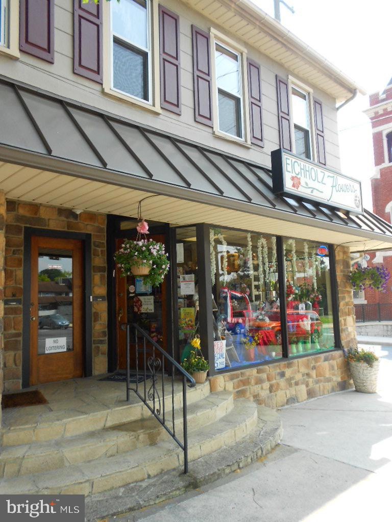 131 Main St, Waynesboro, PA 17268 - photo 1