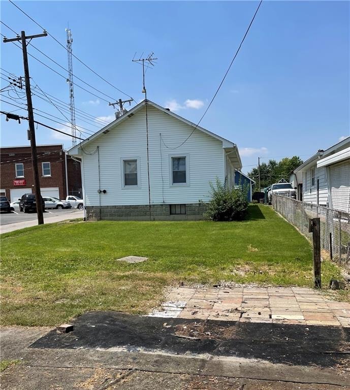 51 N 8th Ave, Beech Grove, IN 46107 - photo 1