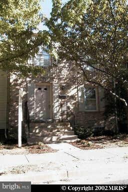 8136 Sleepy View Ln, Springfield, VA 22153 - photo 1