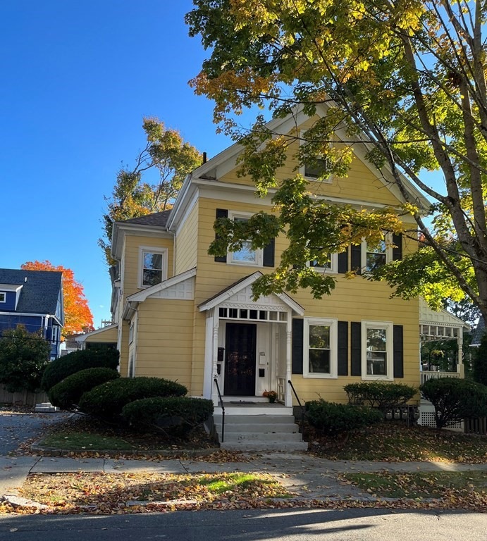 26 Avon St unit 2, Wakefield, MA 01880 - photo 1