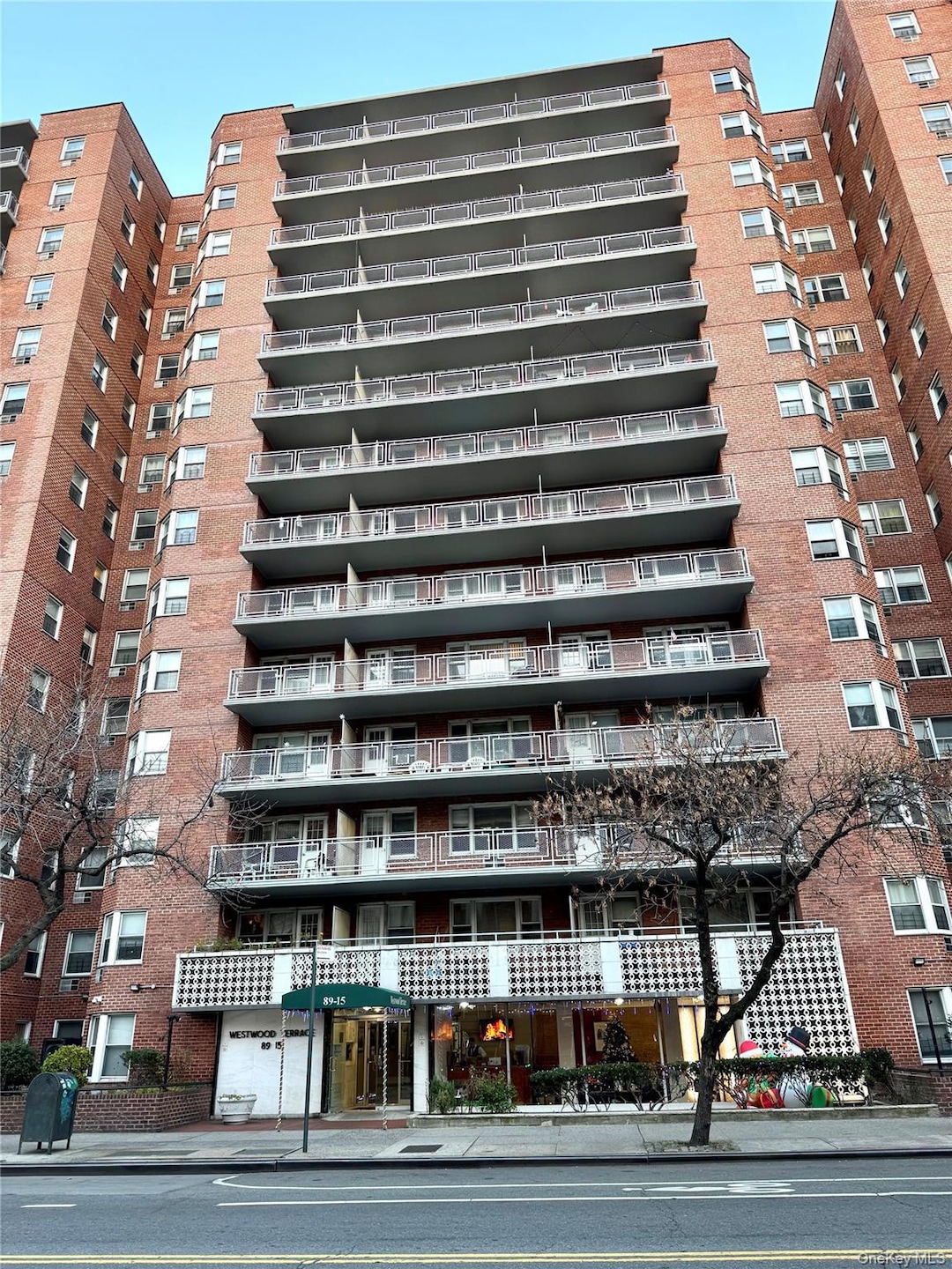 89-15 Parsons Blvd unit 9, Jamaica, NY 11432 - photo 1