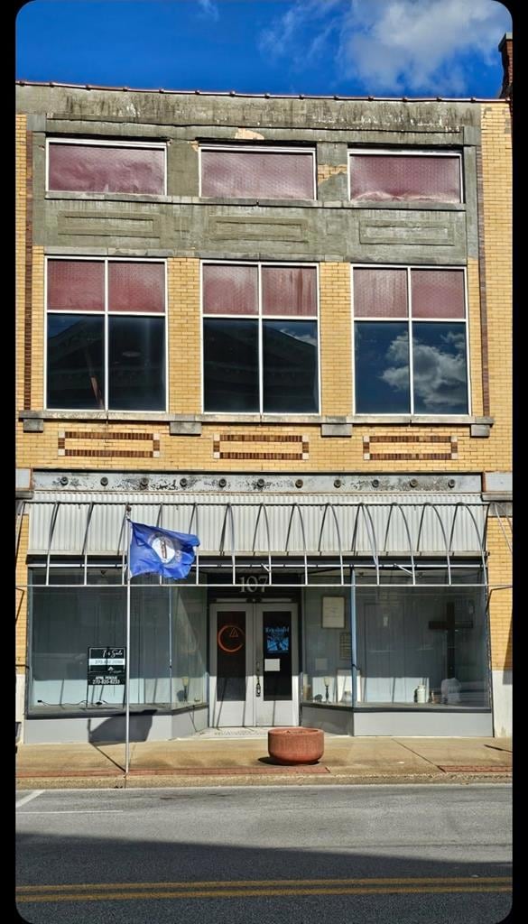 107 W Main St, Morganfield, KY 42437 - photo 1