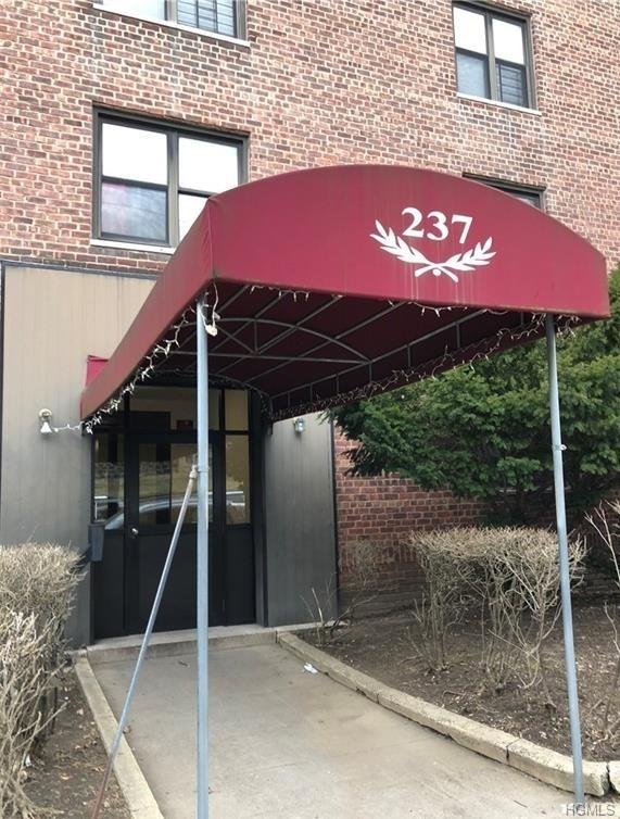 237 N Broadway unit 3B, Yonkers, NY 10701 - photo 1