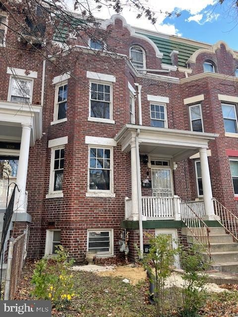 710 Rock Creek Church Rd NW, Washington, DC 20010 - photo 1