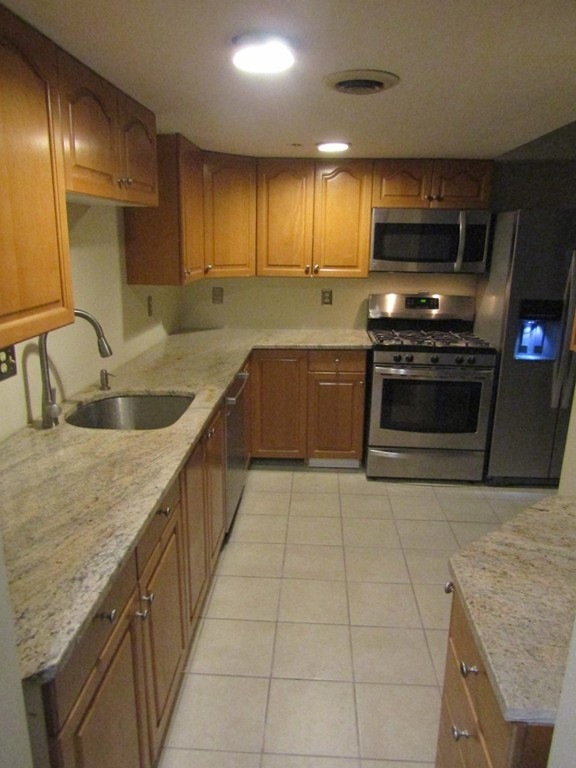 36 Meadow Pond Dr unit K, Leominster, MA 01453 - photo 1