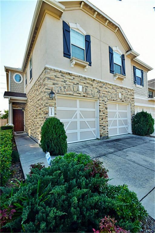 12219 Medina Lake Dr, Tomball, TX 77377 - photo 1