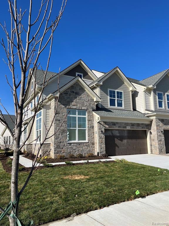 Sold $899,995 • Co-Listing Agent