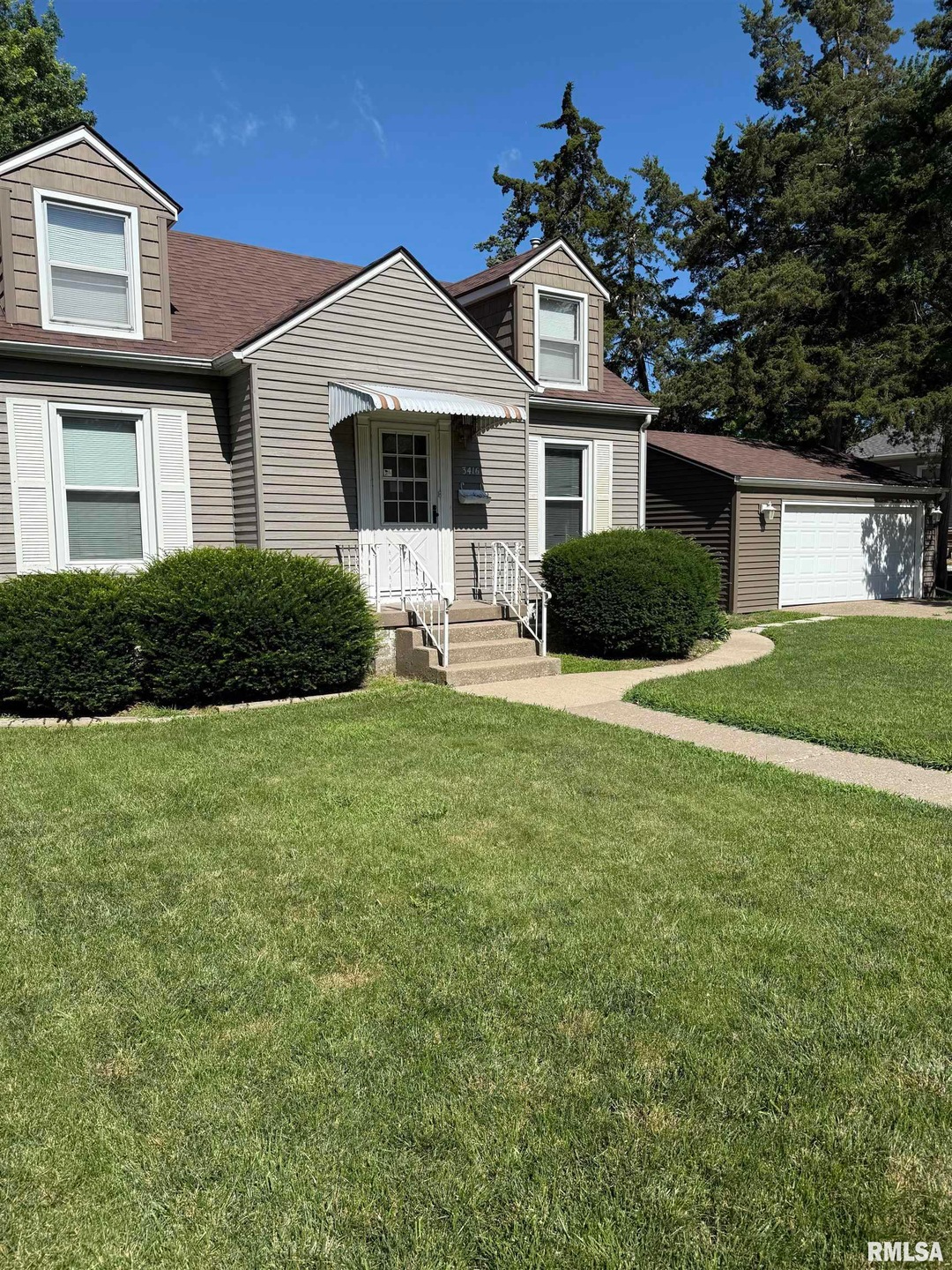 3416 N Sturdevant St, Davenport, IA 52806 - photo 1