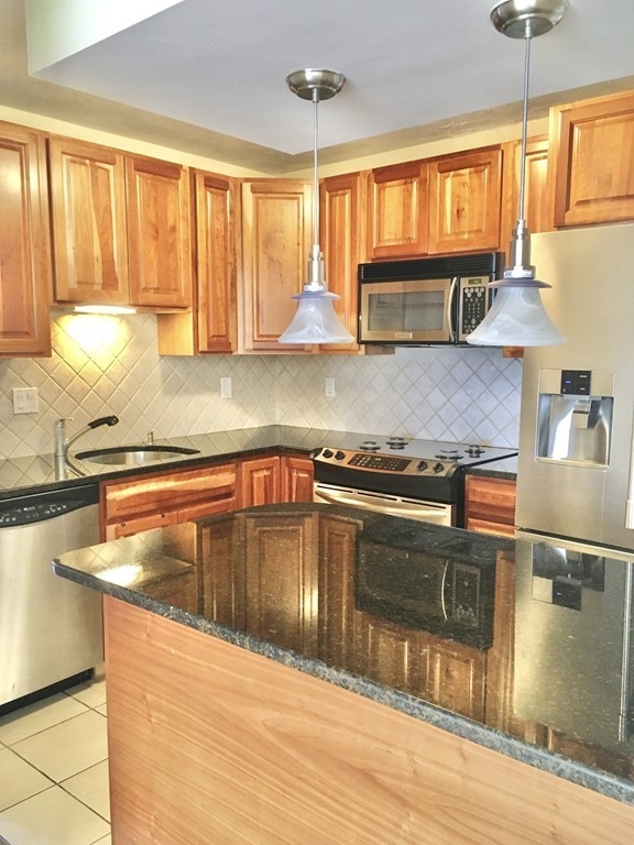 925 E 2nd St unit 2, Boston, MA 02127 - photo 1