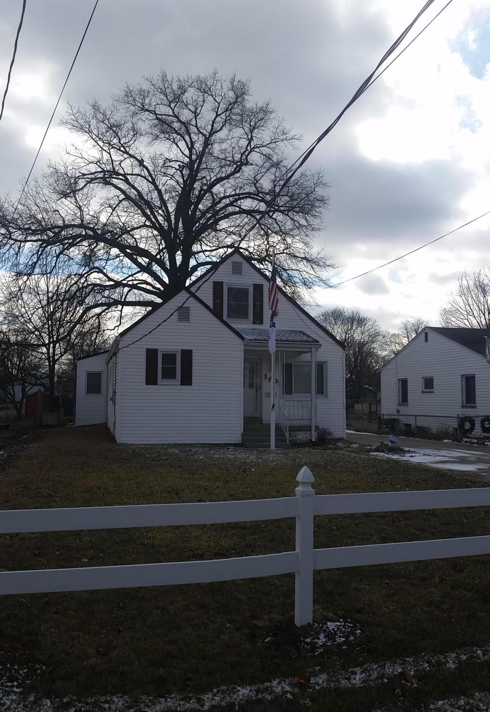 1691 E Cooke Rd, Columbus, OH 43224 - photo 1