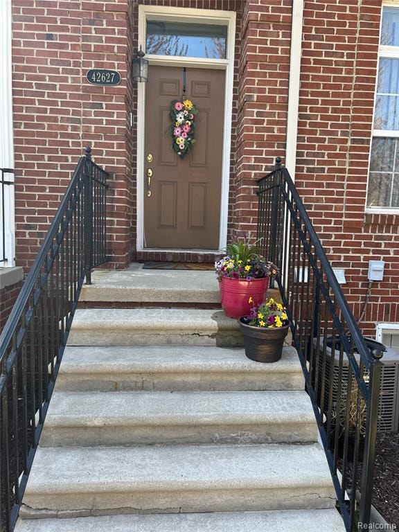 42627 Park Cresent Dr unit 36, Sterling Heights, MI 48313 - photo 1