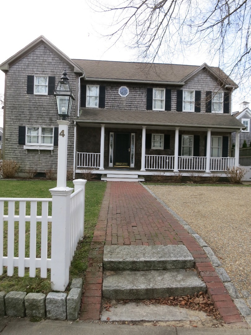 4 Plantingfield Way, Edgartown, MA 02539 - photo 1