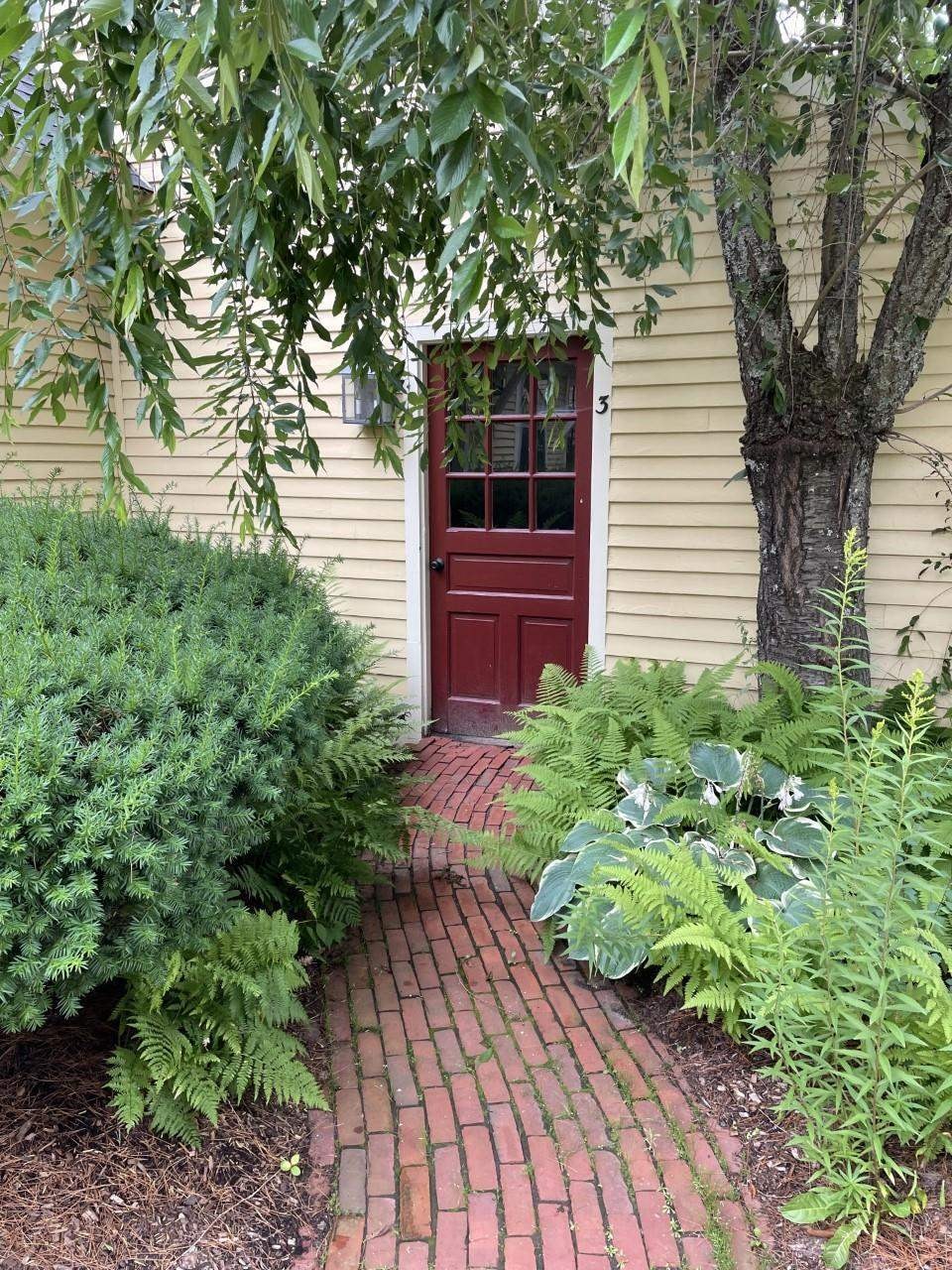 9 Newport Rd unit 3, New London, NH 03257 - photo 1