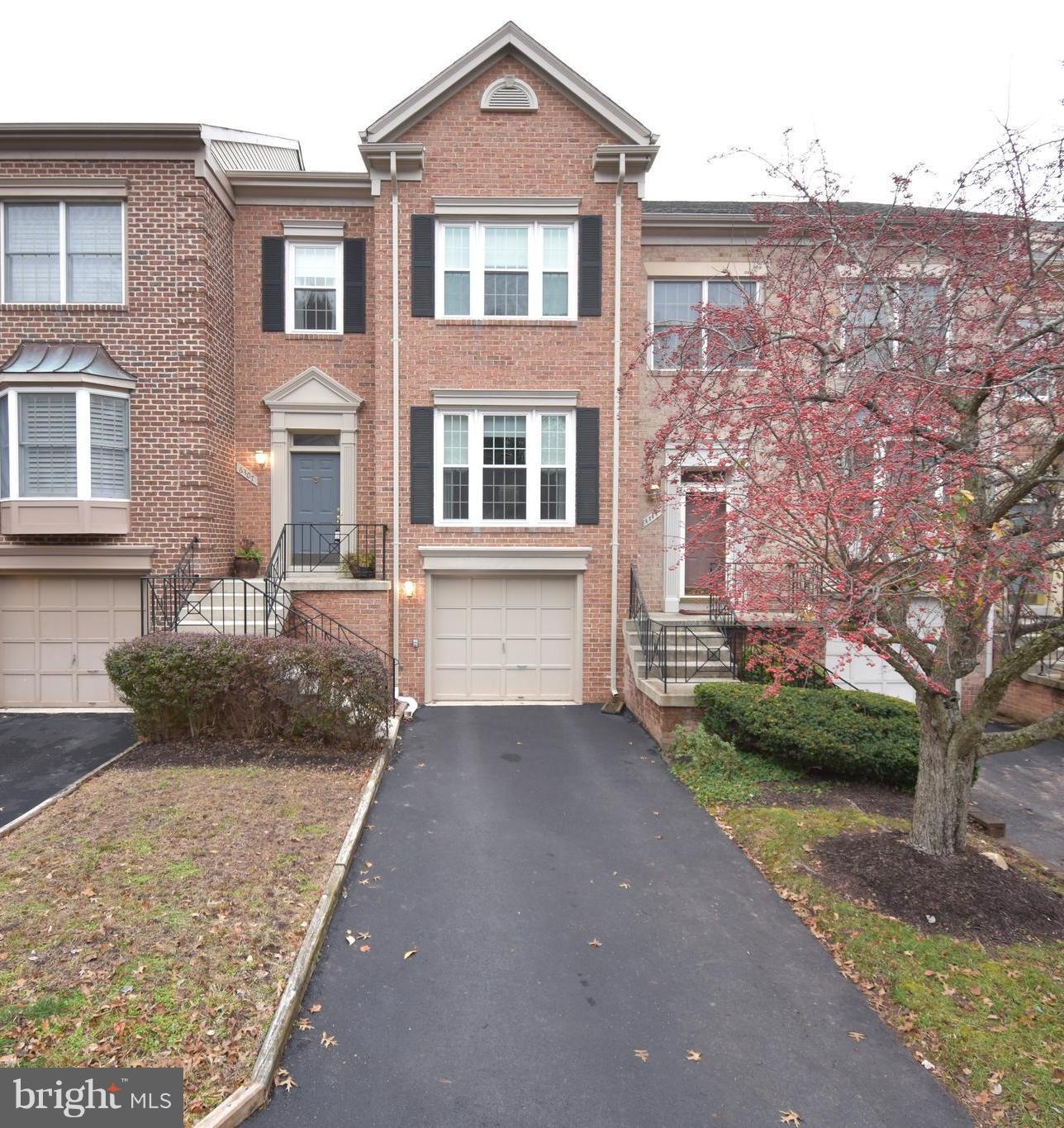 6307 Tisbury Dr, Burke, VA 22015 - photo 1