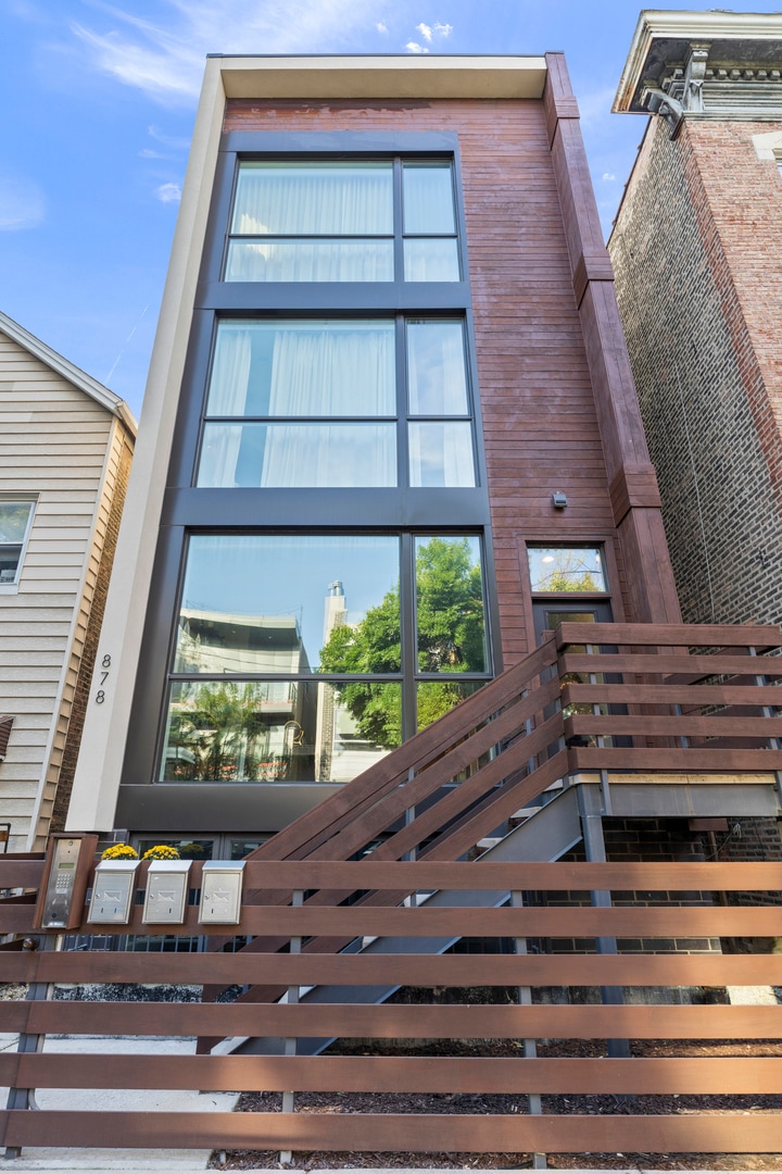 Pending $899,000 • Co-Listing Agent