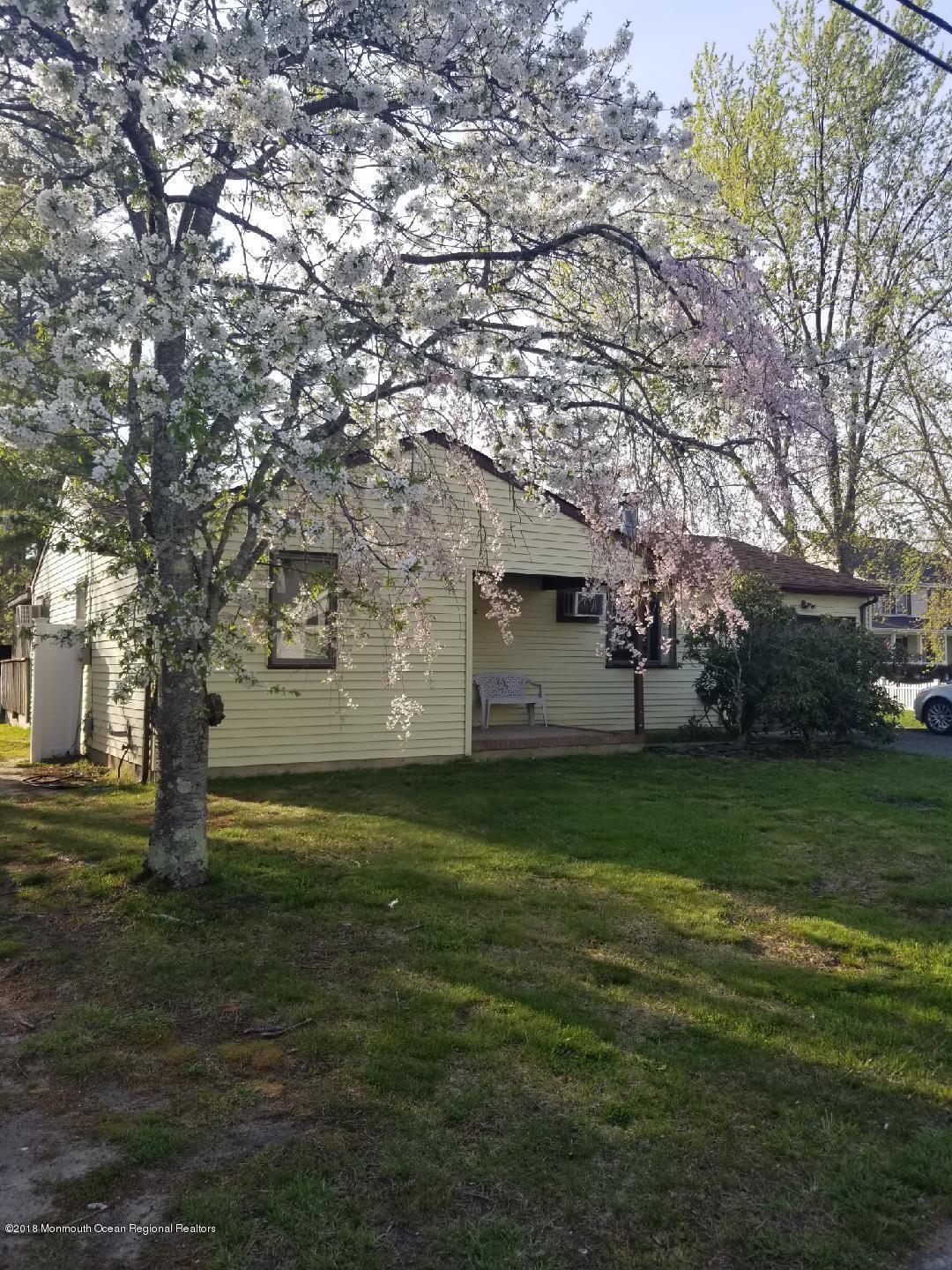 1210 Taylor