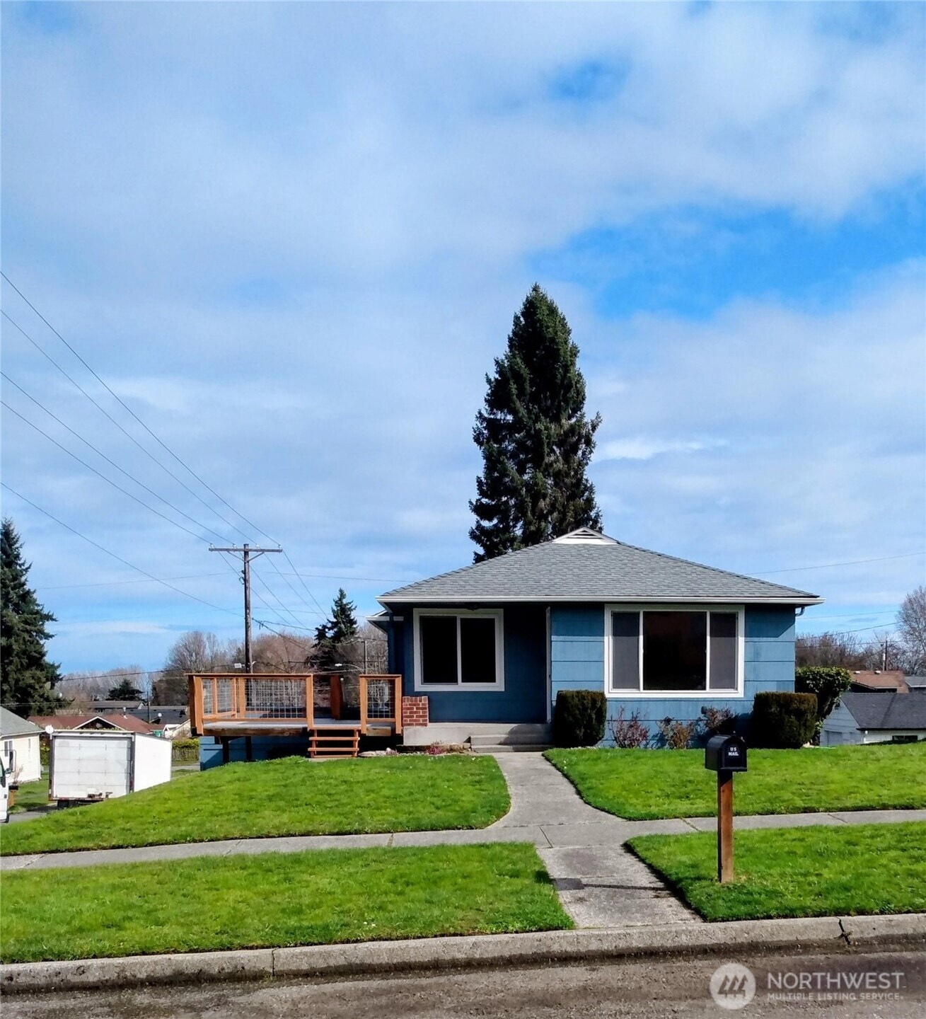 703 E 10th St, Port Angeles, WA 98362 - photo 1