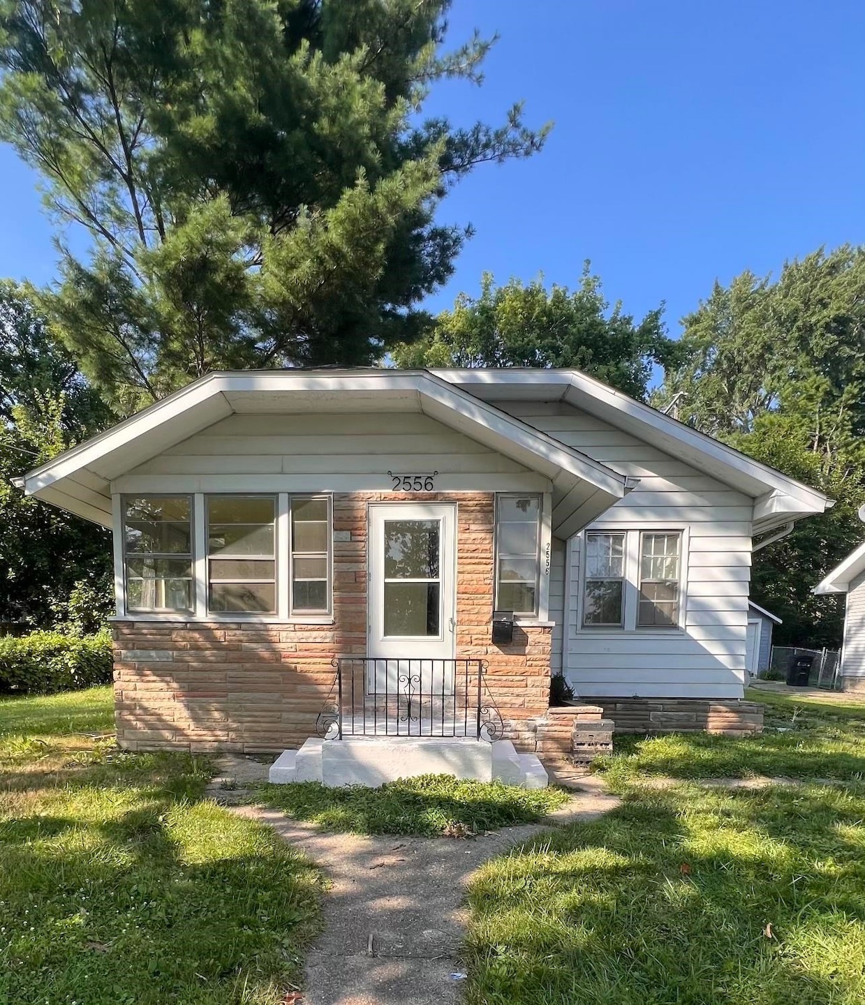 2556 Altoona St, Flint, MI 48504 - photo 1