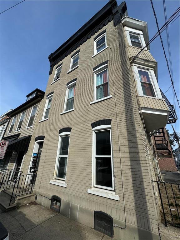 917 W Liberty St unit 1st Floor, Allentown, PA 18102 - photo 1