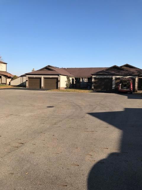 906 Westbury Ln S unit 3B, Columbus, OH 43228 - photo 1