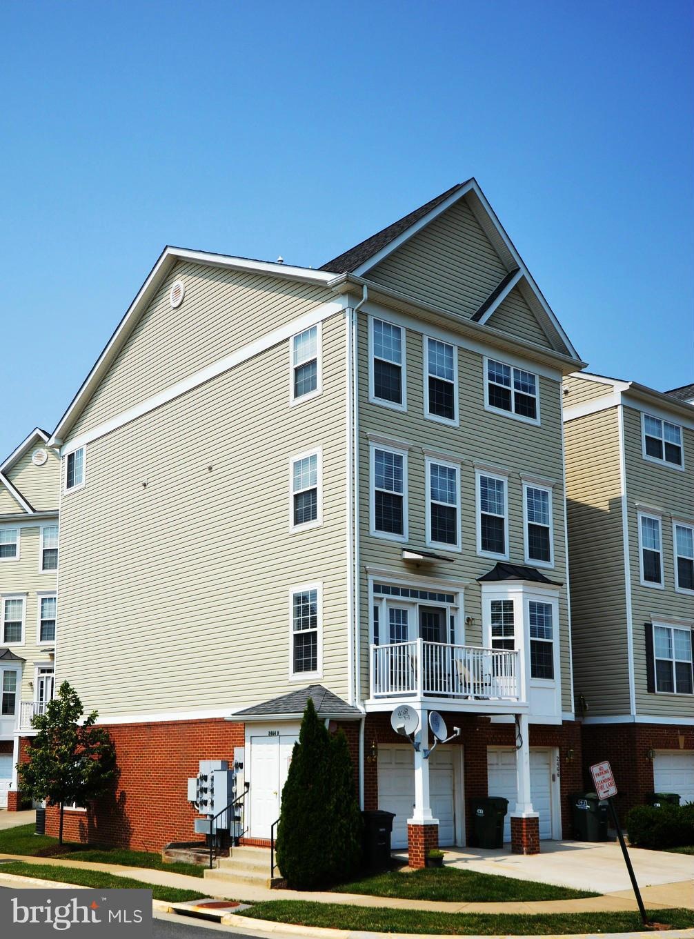 2466 Curie Ct unit 18, Herndon, VA 20171 - photo 1