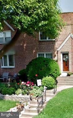 1216 E 10th St, Crum Lynne, PA 19022 - photo 1