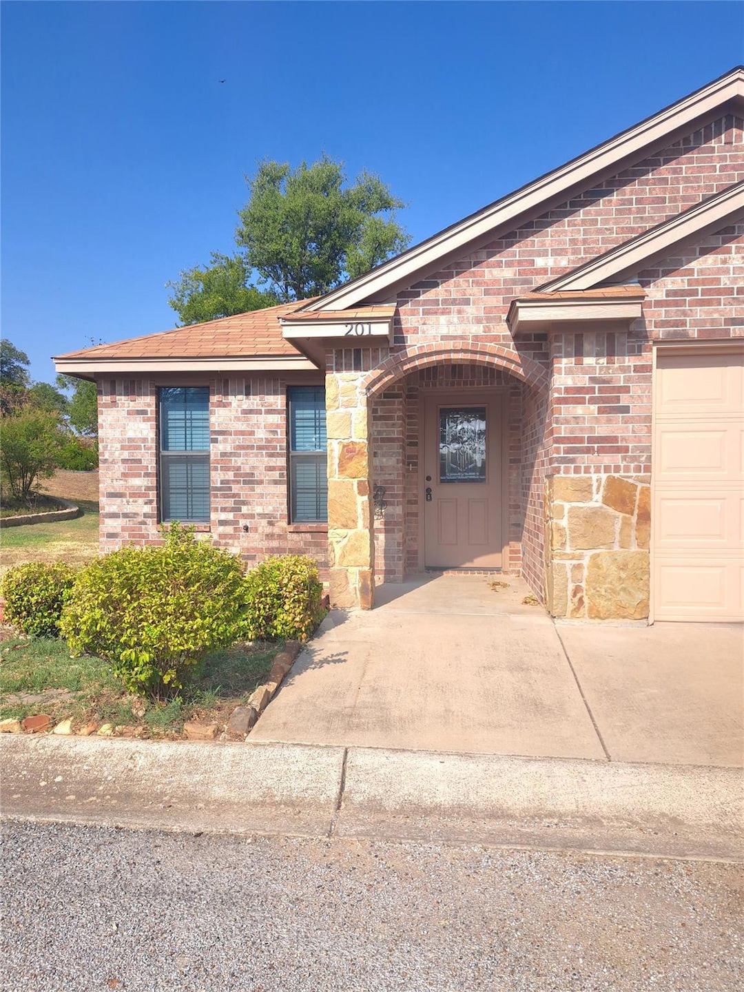 1301 Dicey Rd unit 201, Weatherford, TX 76085 - photo 1