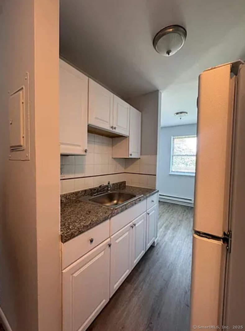 217 Hollister Ave unit b5, Bridgeport, CT 06607 - photo 1