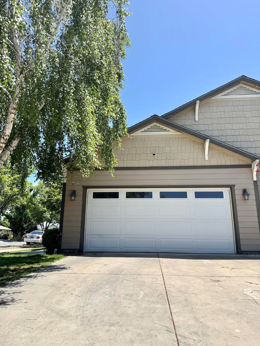 2363 Dahlia Way, Medford, OR 97501 - photo 1