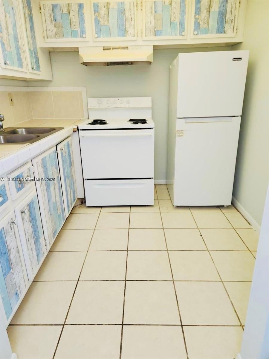 119 Salisbury E unit E, West Palm Beach, FL 33417 - photo 1