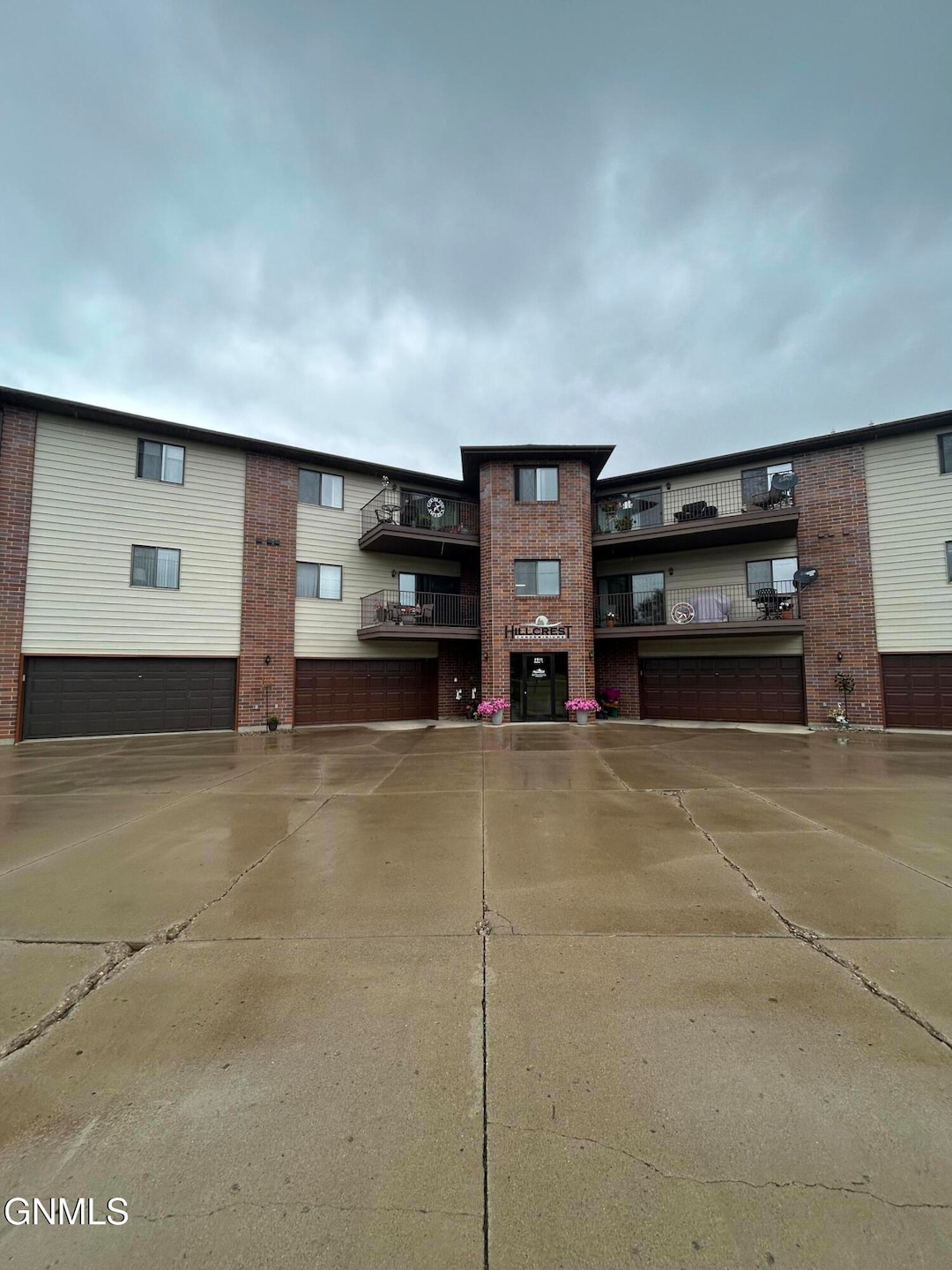 1511 3rd St SE unit 305, Jamestown, ND 58401 - photo 1