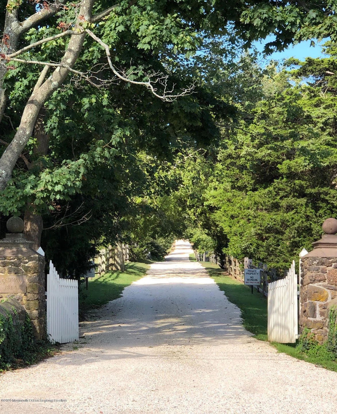 422 Locust Point Road Entrance
