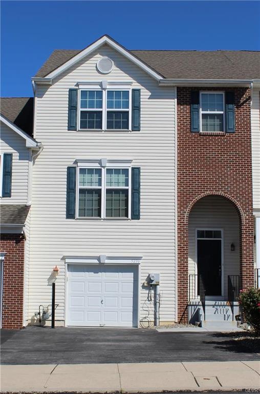 5236 Spring Ridge Dr E, Macungie, PA 18062 - photo 1