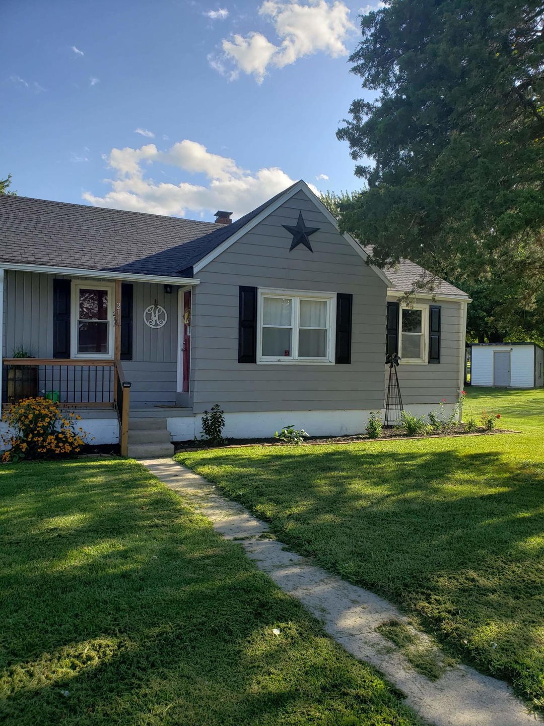 211 W Walnut St, Mendon, OH 45862 - photo 1