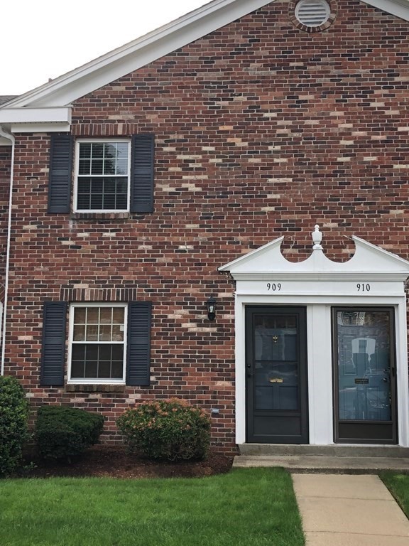 909 Windsor Dr unit 909, Framingham, MA 01701 - photo 1