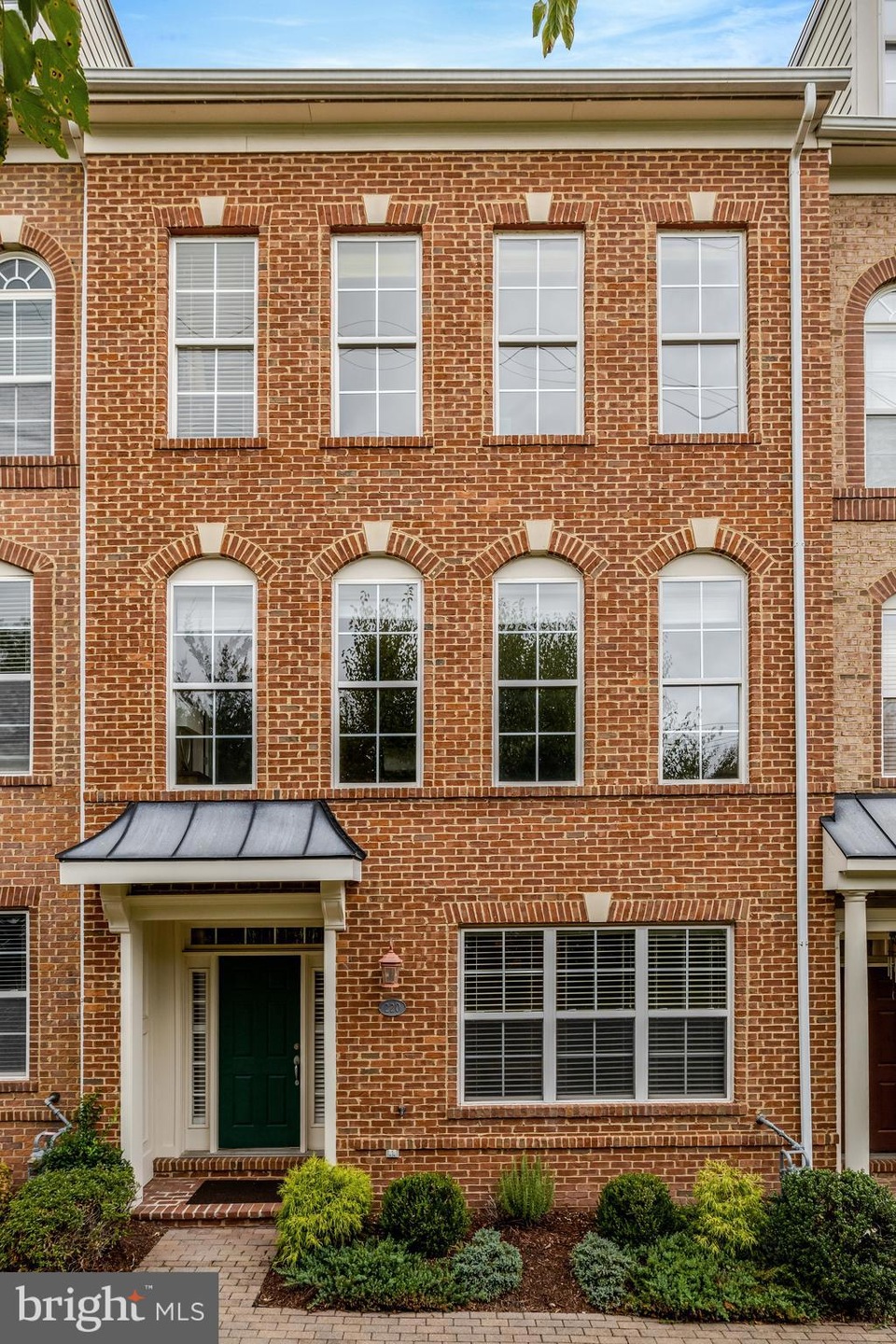 220 Herndon Station Square, Herndon, VA 20170 - photo 1