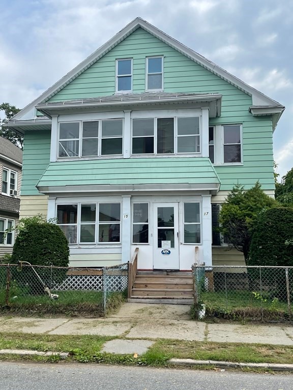 15 Dearborn St, Springfield, MA 01109 - photo 1