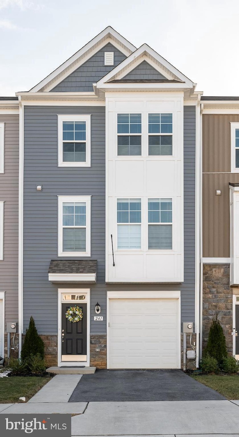 241 Union Ridge Dr, Charles Town, WV 25414 - photo 1